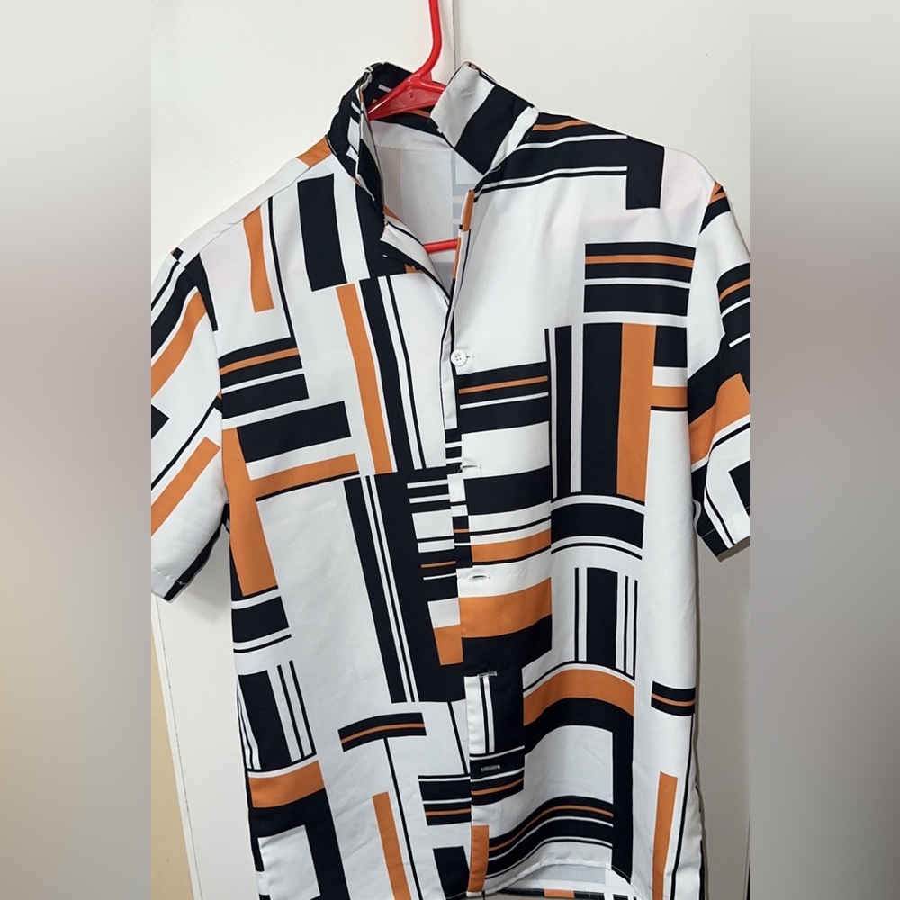 Men’s multi colored button up t shirt
